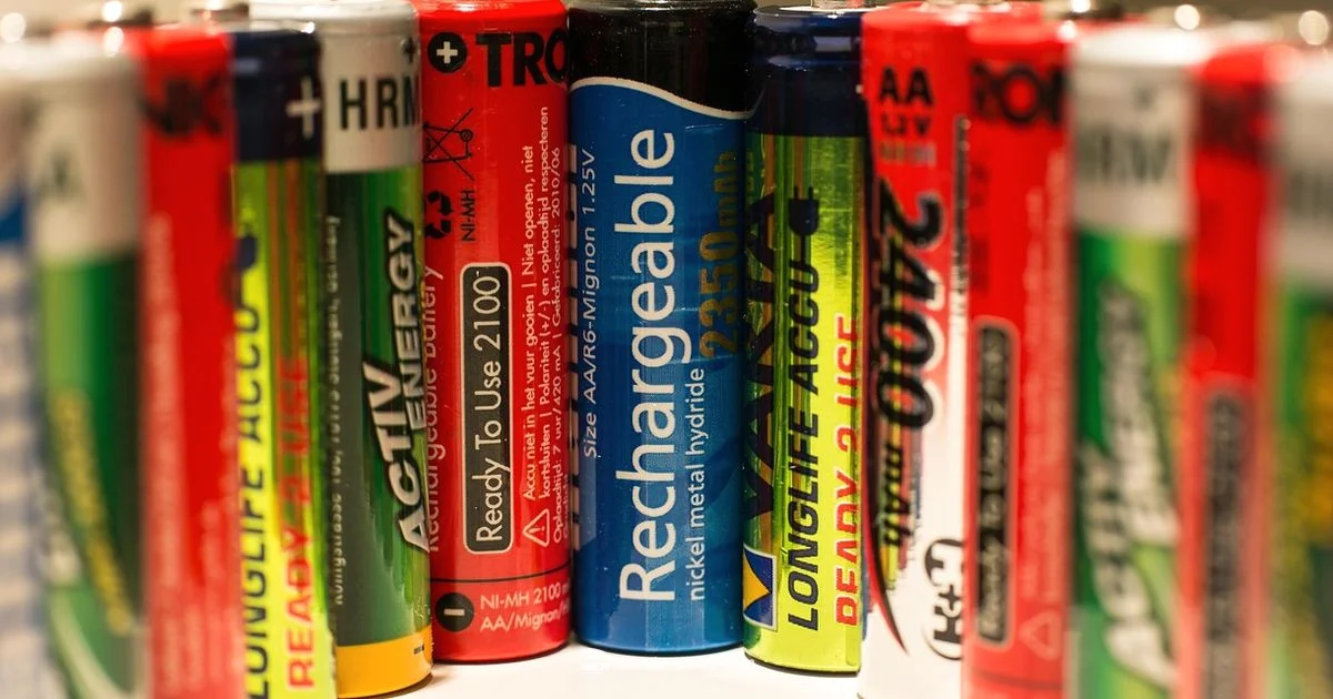 Palm Sander Battery Guide Palm Sander Battery Guide - SanderSavvy